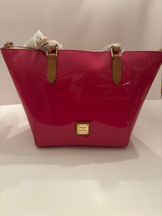 Dooney & Bourke Handbags - NWT Dooney & Bourke Fuchsia Patent Leather Maxine Tote Bag Pristine Wrapped